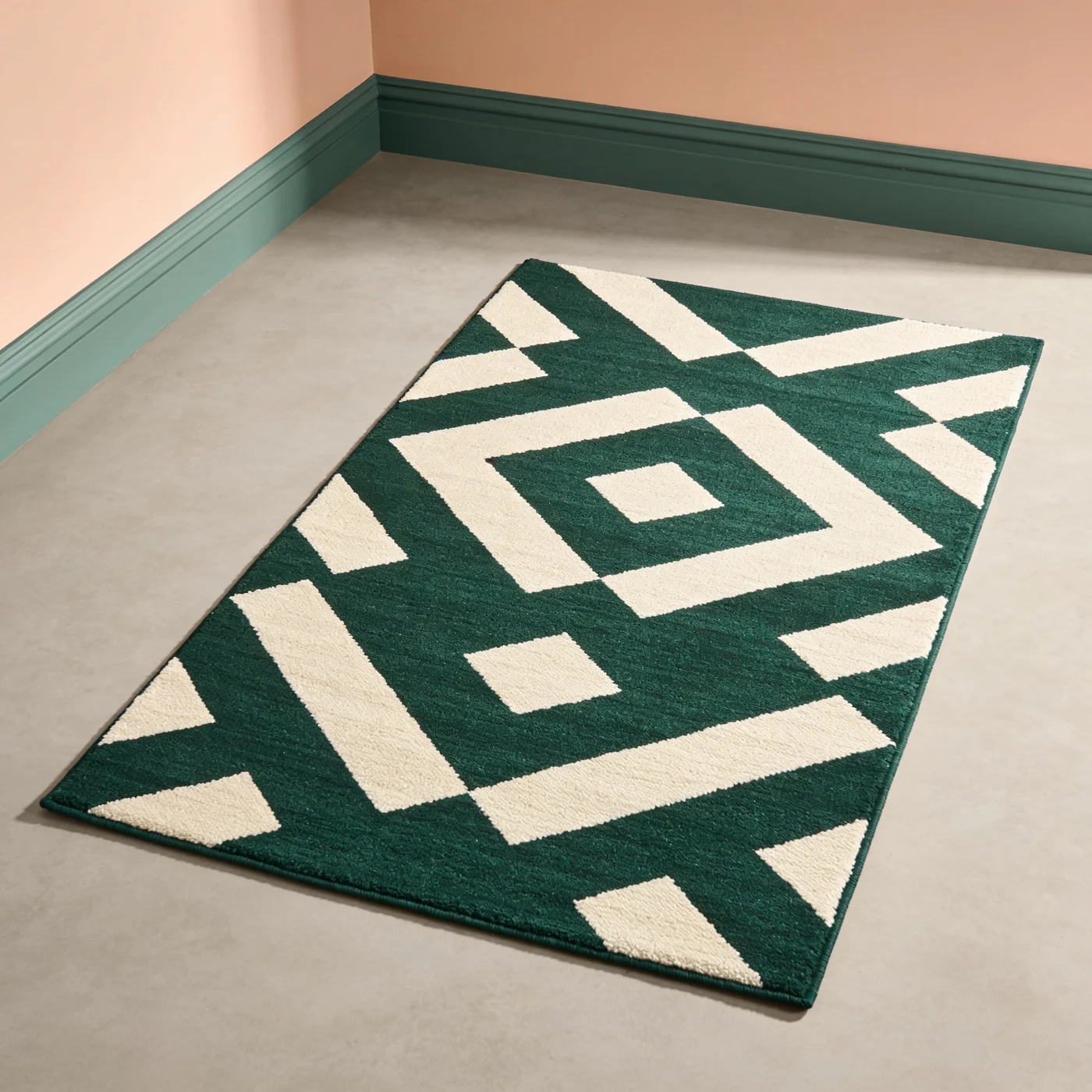 Angle woven rug — Forest / ivory